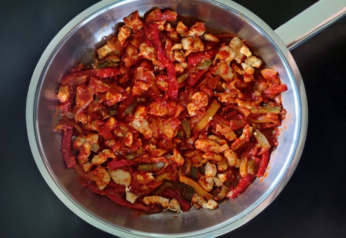 Penne Ziti con pollo y salsa peperonata paso a paso