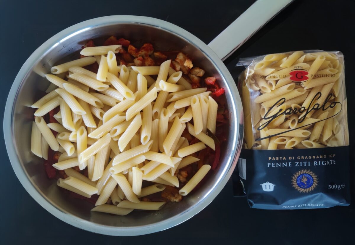 Penne Ziti con pollo y salsa peperonata paso a paso