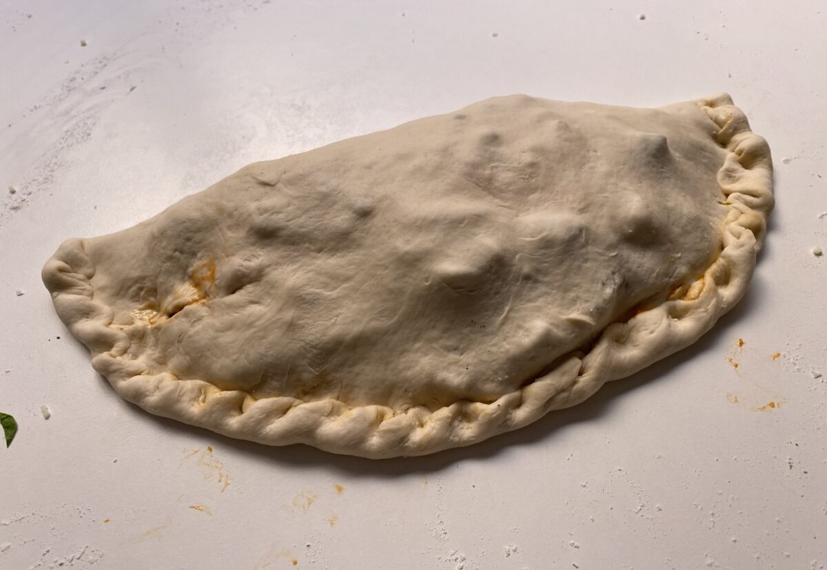 Cómo hacer un calzone clásico, el primo cercano de la pizza