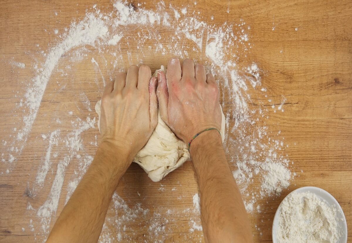 Pizza napolitana con masa casera