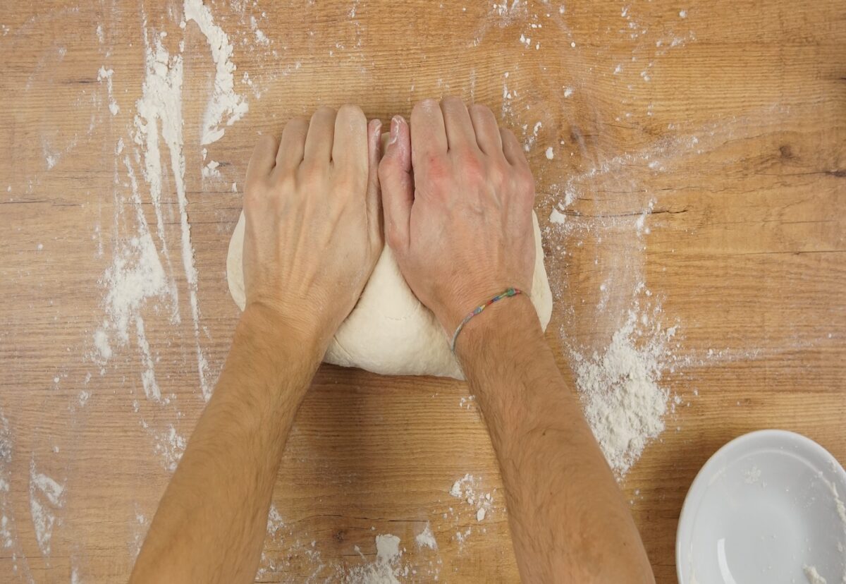 Pizza napolitana con masa casera