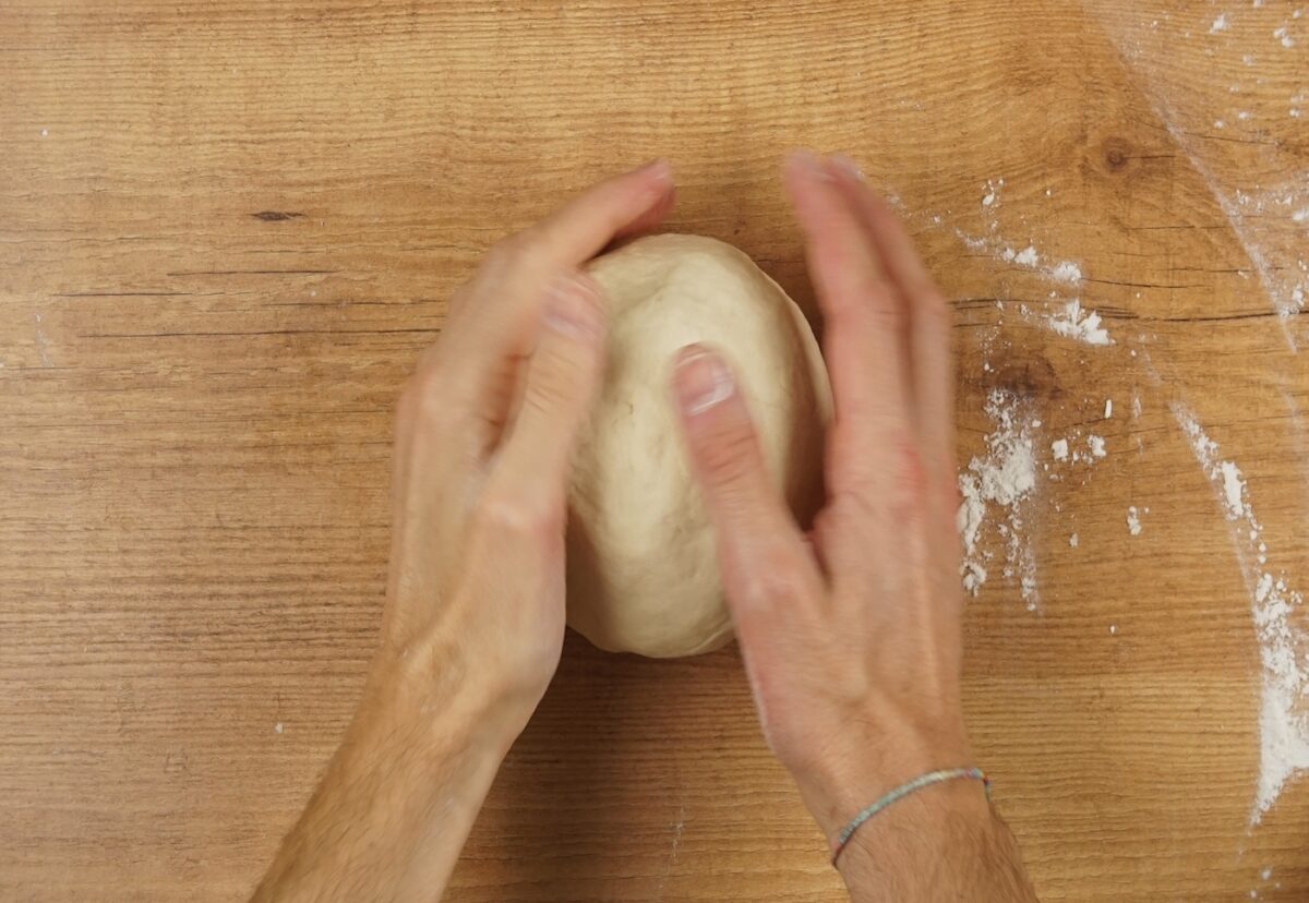 Pizza napolitana con masa casera