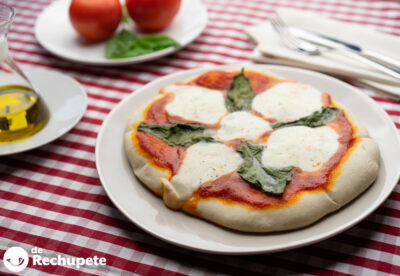 Pizza napolitana con masa casera