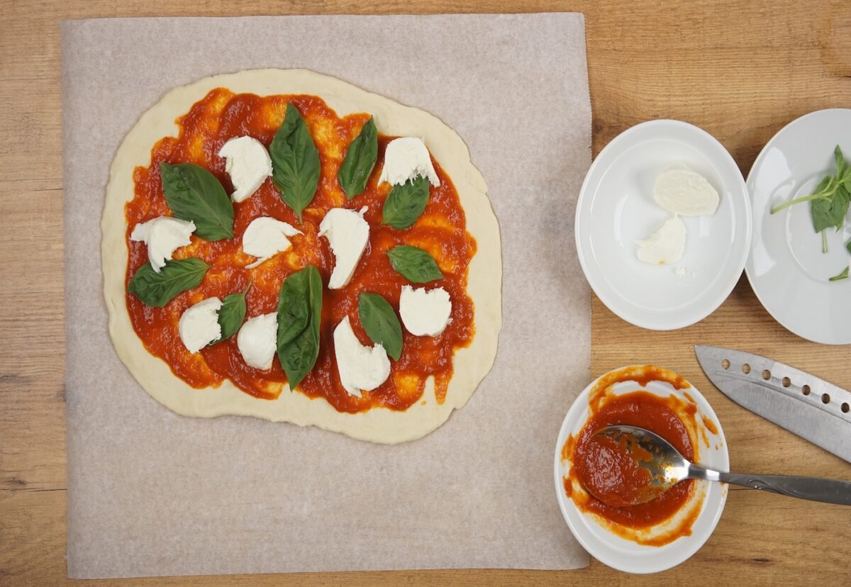 Pizza napolitana con masa casera