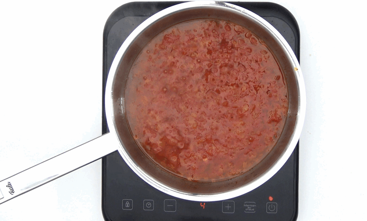 Pollo en salsa de tomate