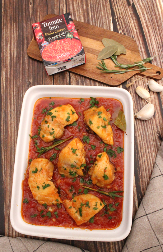 Pollo en salsa de tomate