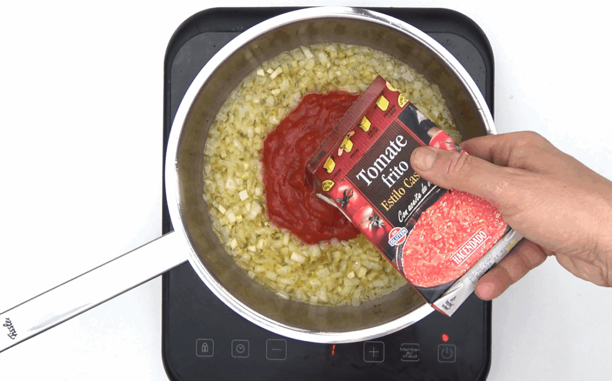 Pollo en salsa de tomate