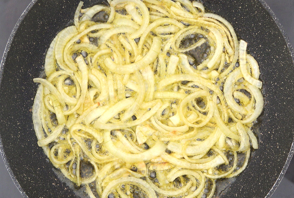 Calamares encebollados