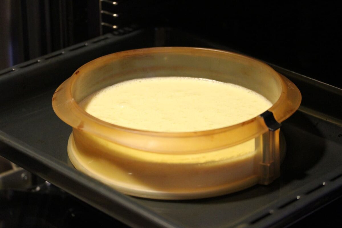 coca llanda o torta caldosa paso 4