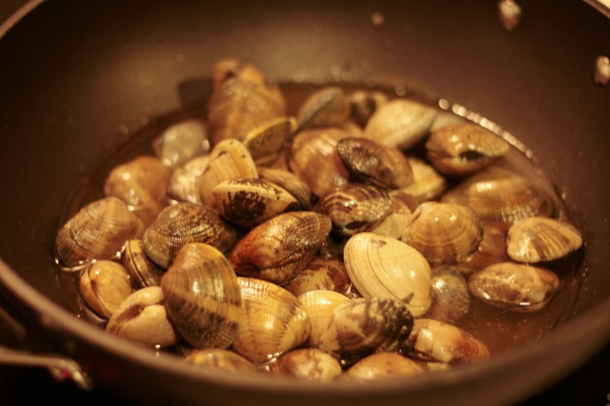 espaguetis con almejas paso 9