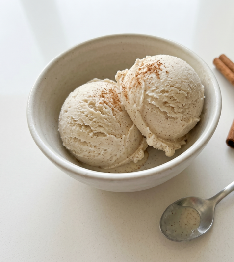 Helado de canela casero para acompañar postres de toda la vida