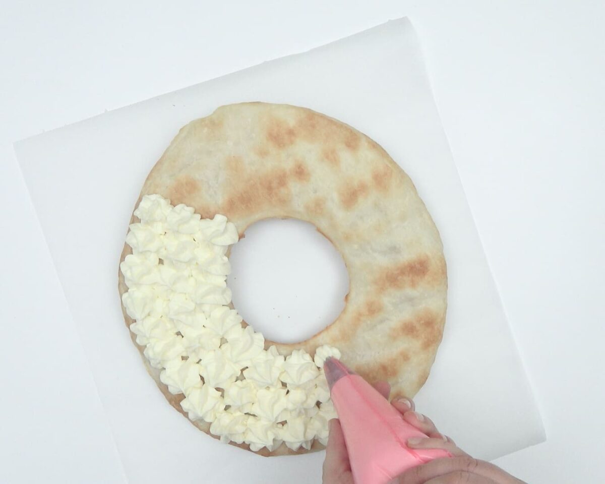 roscón de hojaldre con nata paso 13