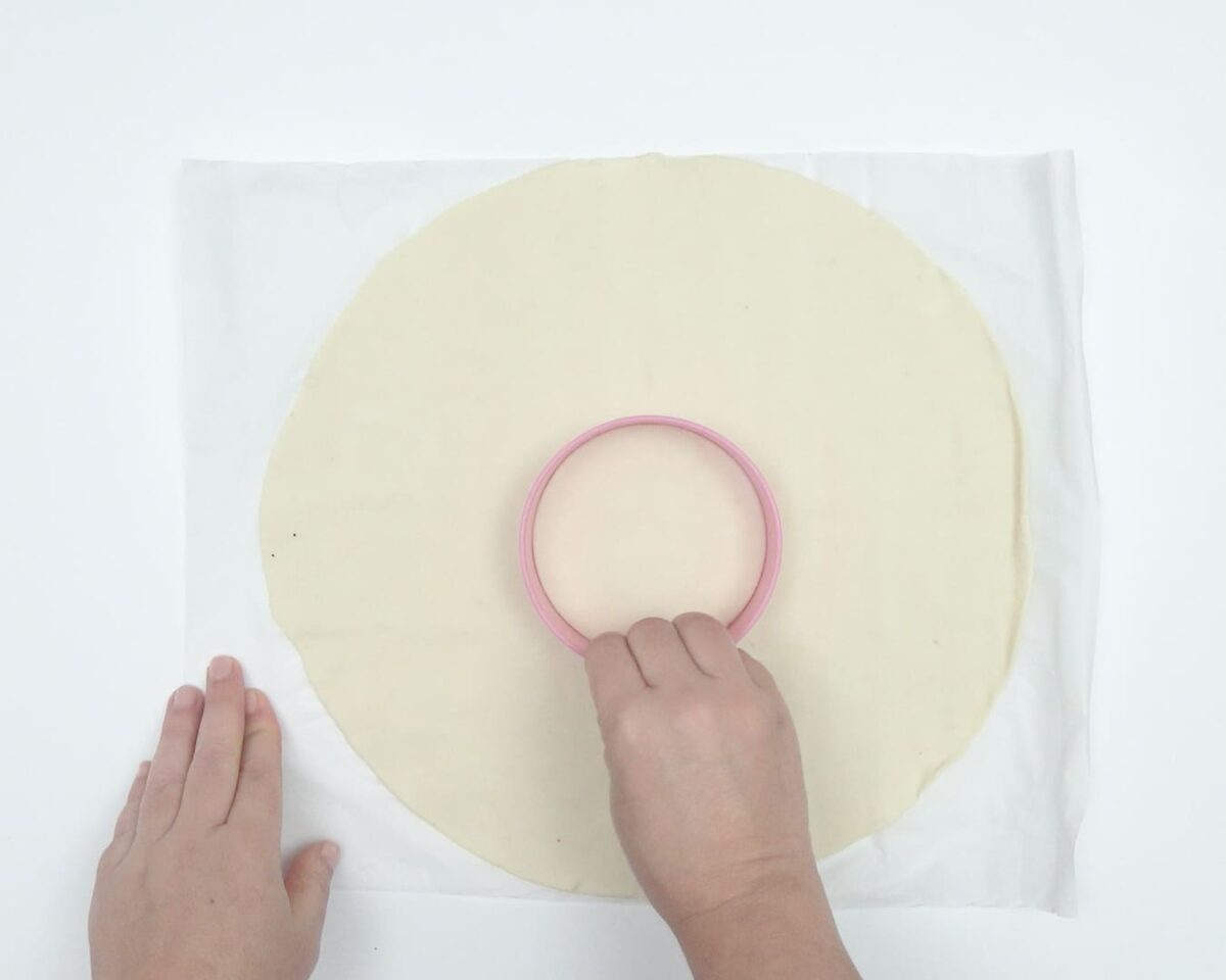 roscón de hojaldre con nata paso 3