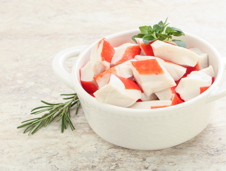 Palitos de cangrejo, surimi o salchichas del mar. ¿De qué están hechos?