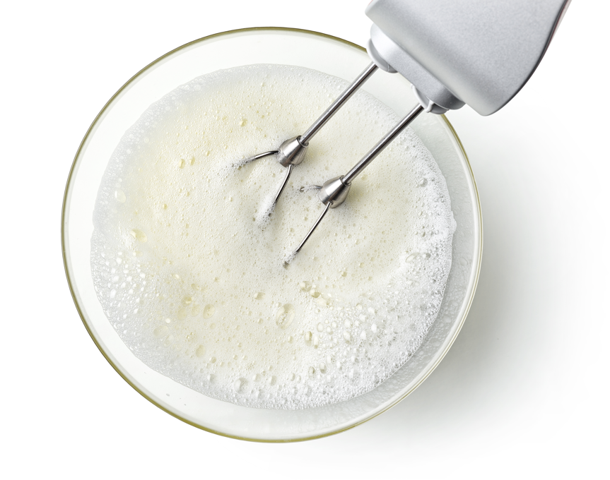Cómo aprovechar las claras de huevo sobrantes en otras recetas