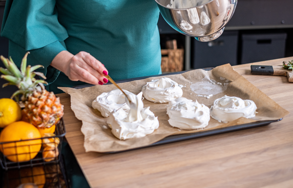 Cómo aprovechar las claras de huevo sobrantes en otras recetas