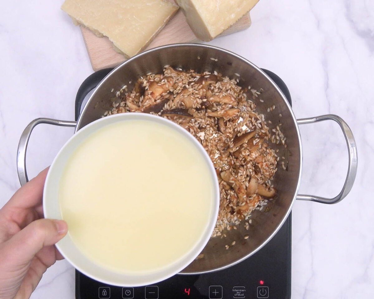 arroz cremoso con setas y queso grana padano paso 12