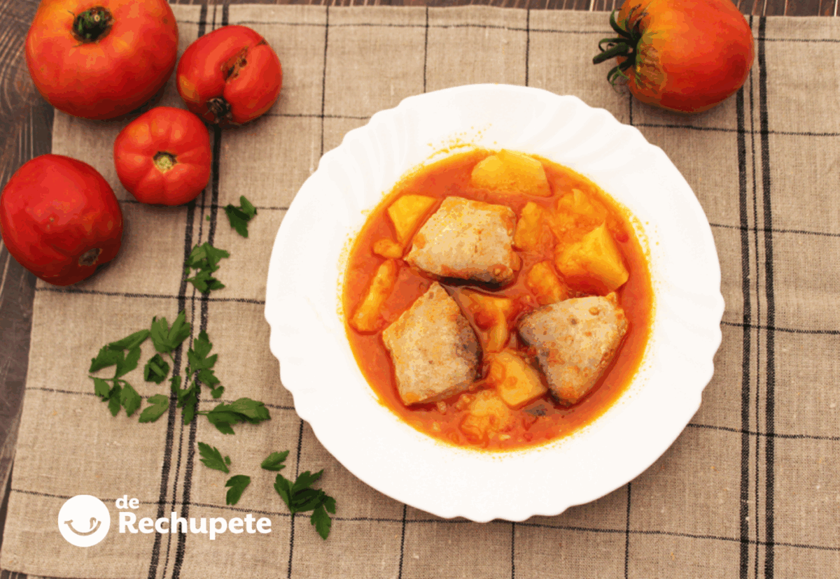 Cómo hacer bonito con tomate. Receta fácil con pescado