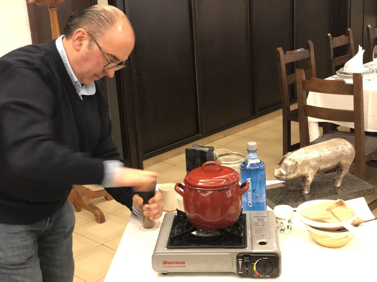 café de pota pote puchero paso 1