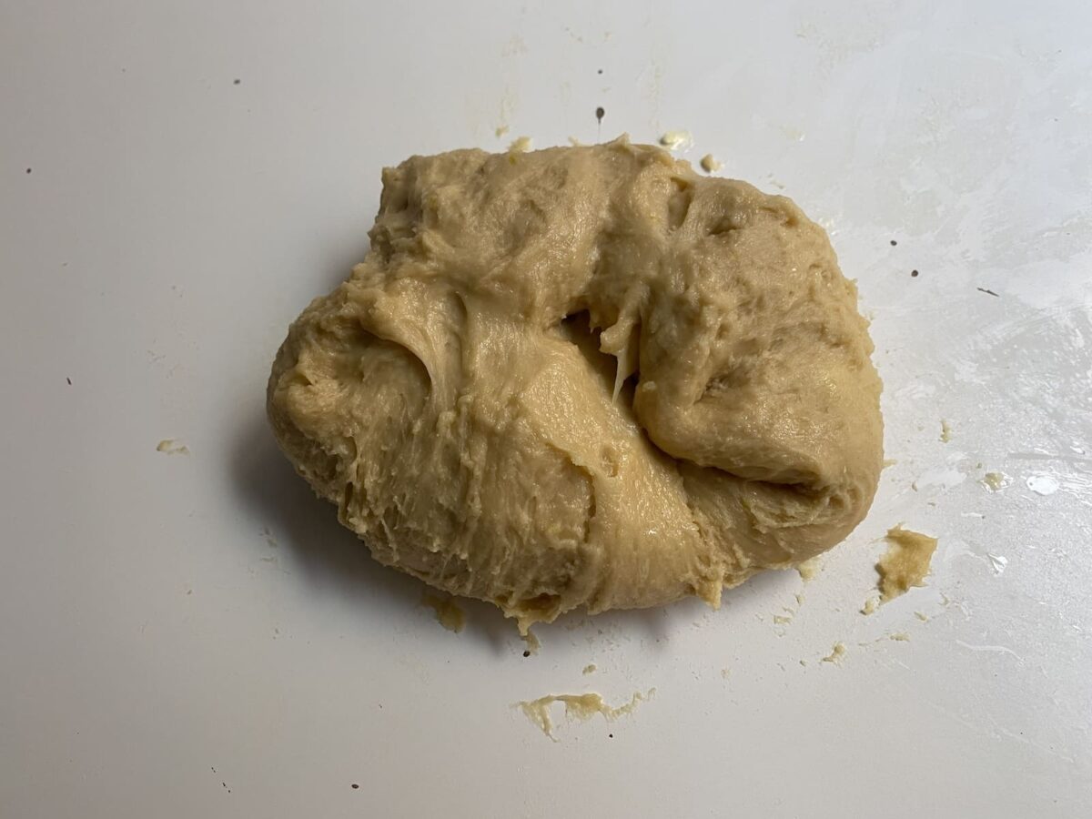 coca de crema y piñones paso 10