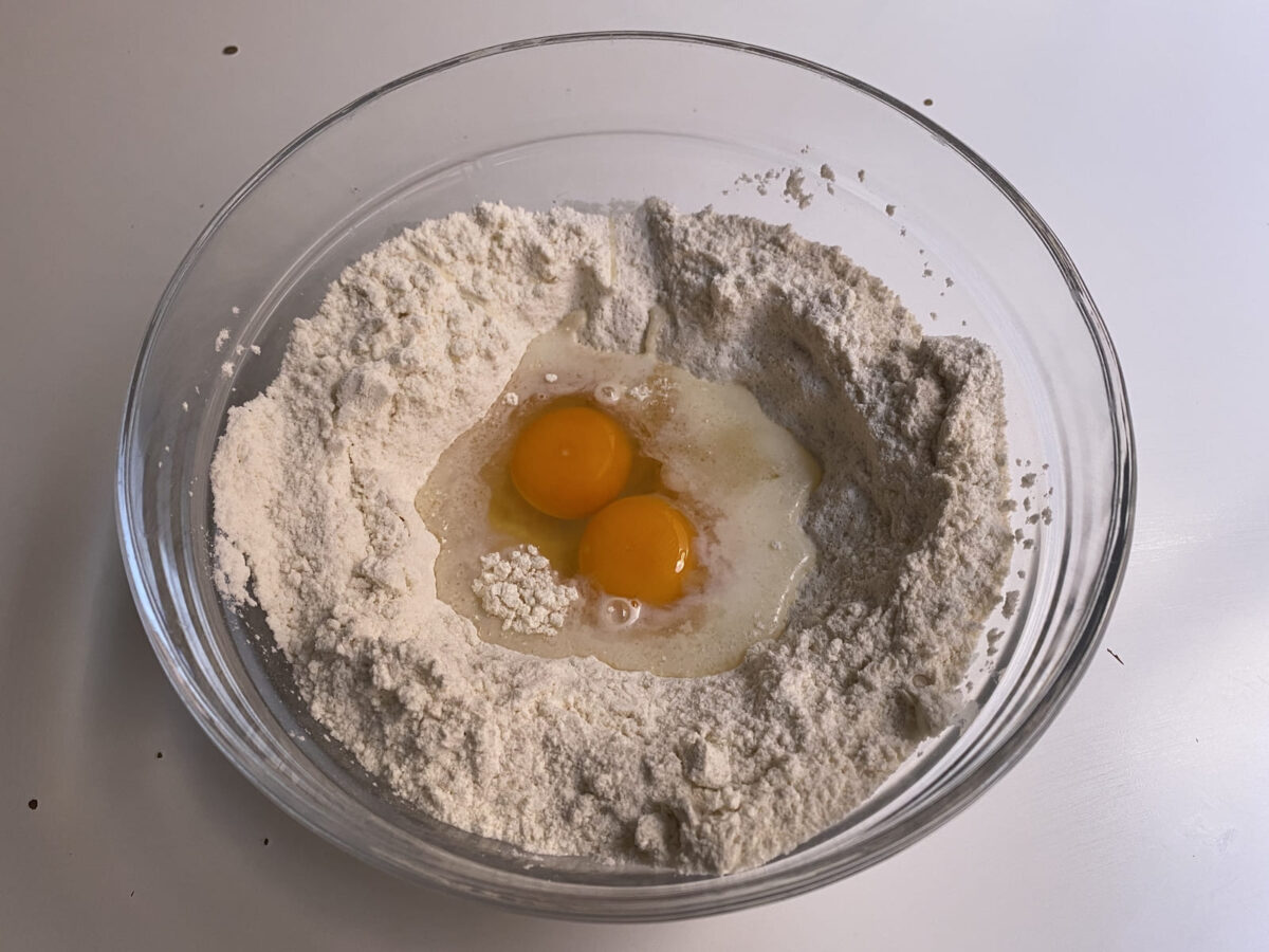 coca de crema y piñones paso 5