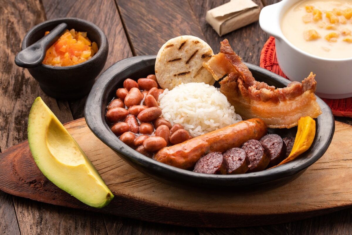 La mejor comida colombiana: Mas de 20 recetas deliciosas para hacer en casa