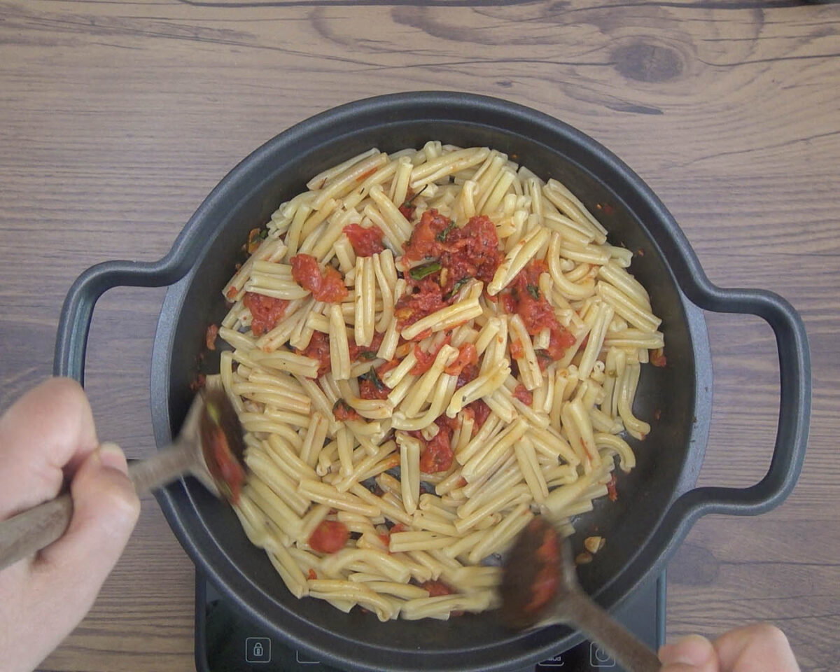 pasta arrabbiata paso 11