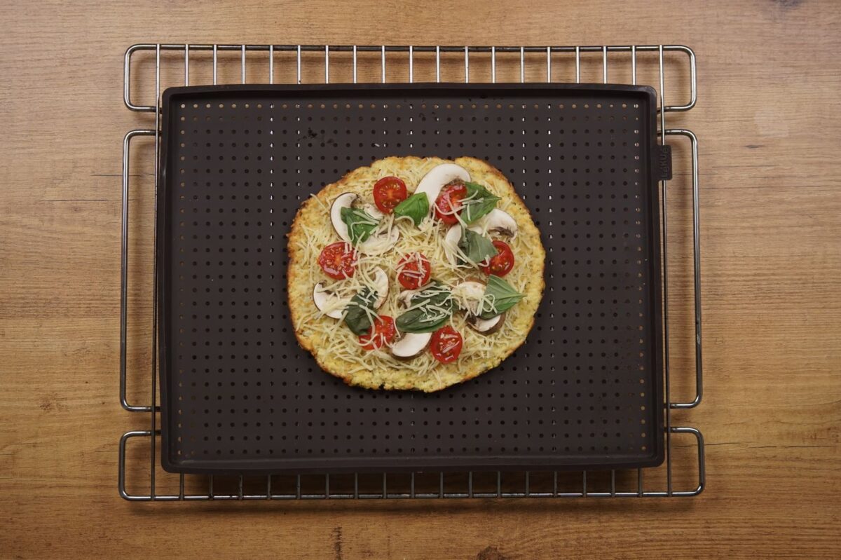 pizza con masa de coliflor paso 8