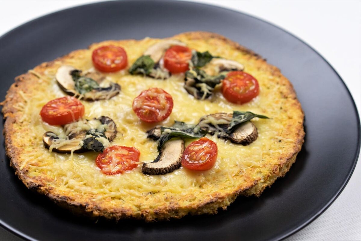 pizza con masa de coliflor paso 9