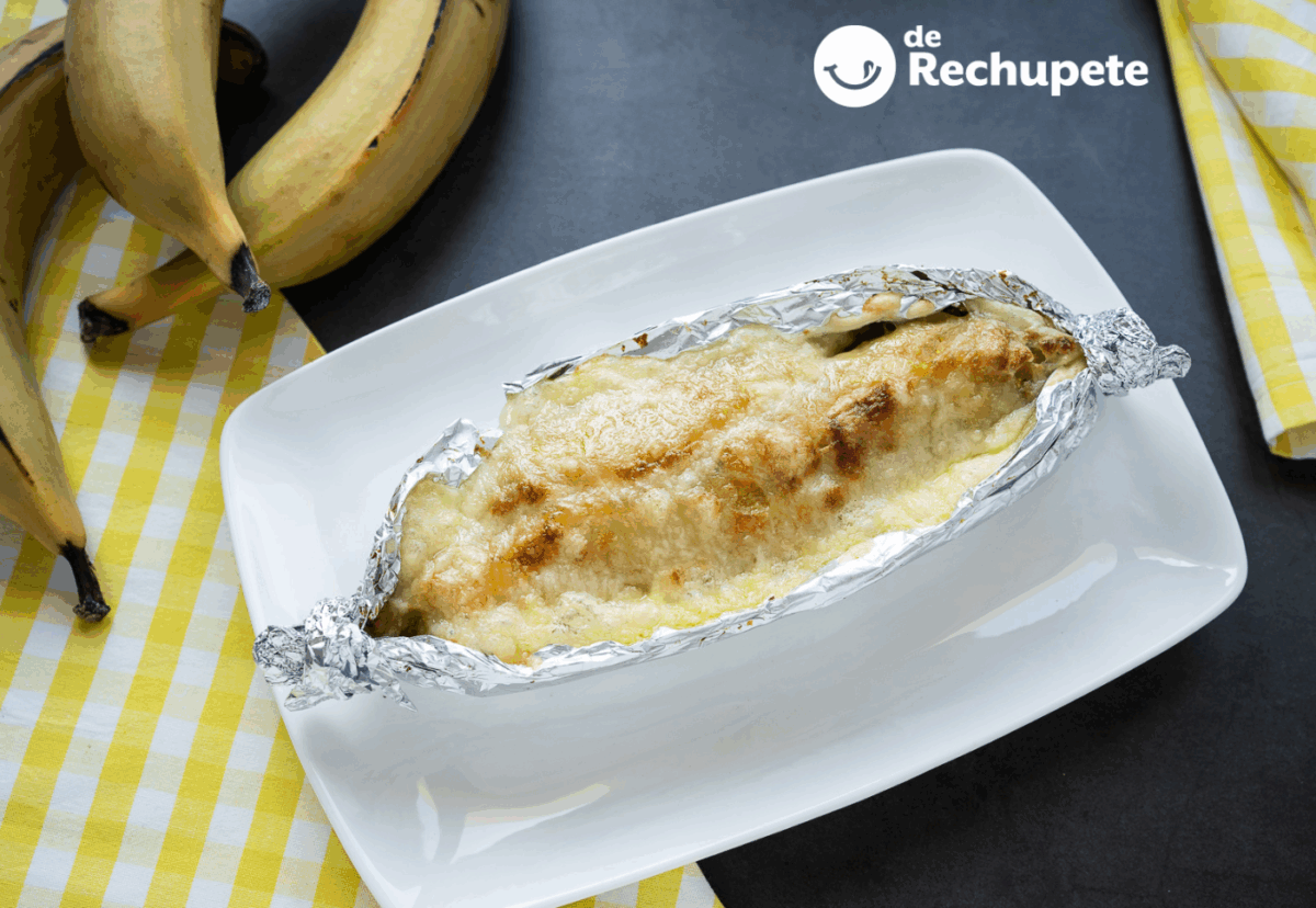 Plátano maduro relleno de jamón y queso