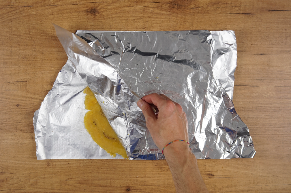Plátano maduro relleno de jamón y queso