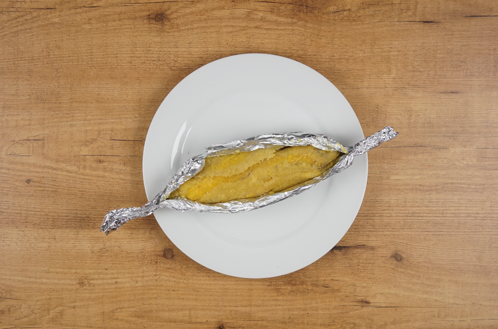 Plátano maduro relleno de jamón y queso