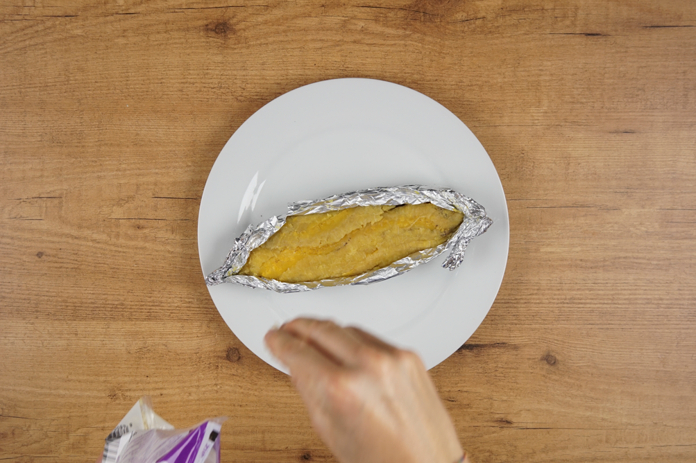 Plátano maduro relleno de jamón y queso