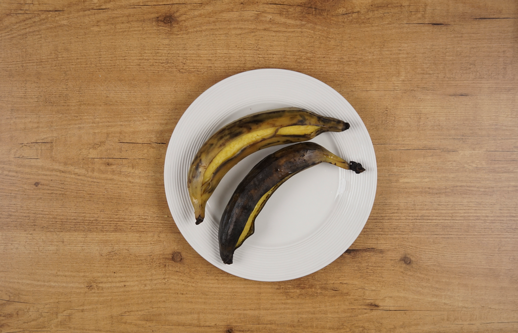 Plátano maduro relleno de jamón y queso