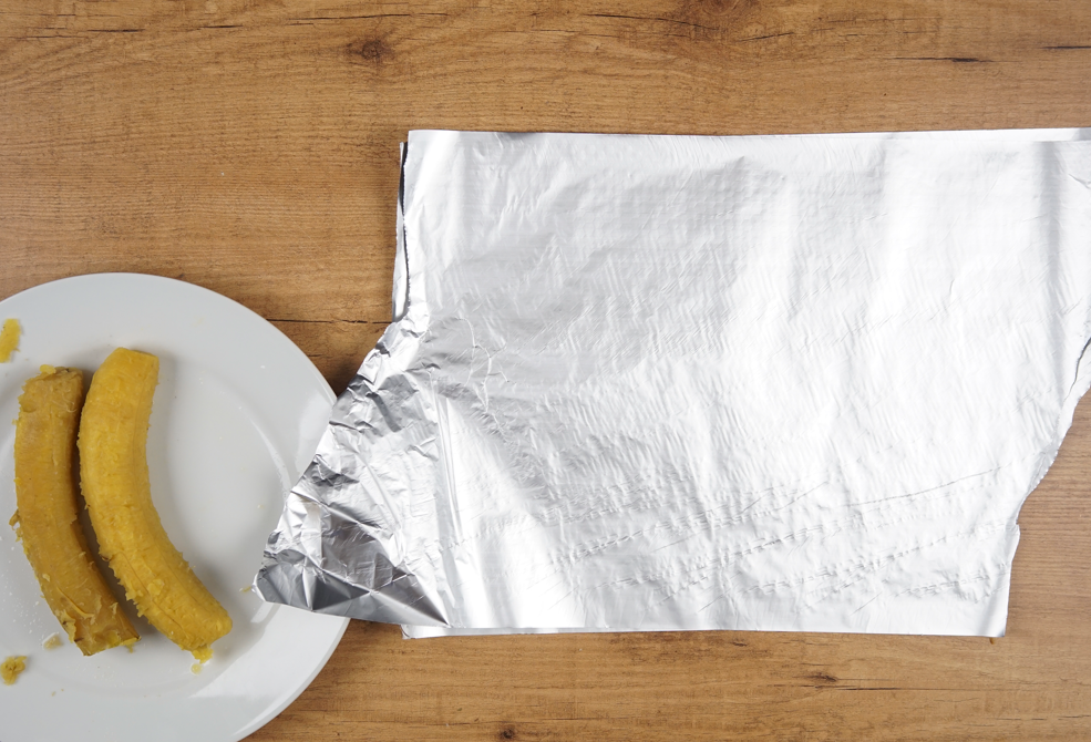 Plátano maduro relleno de jamón y queso