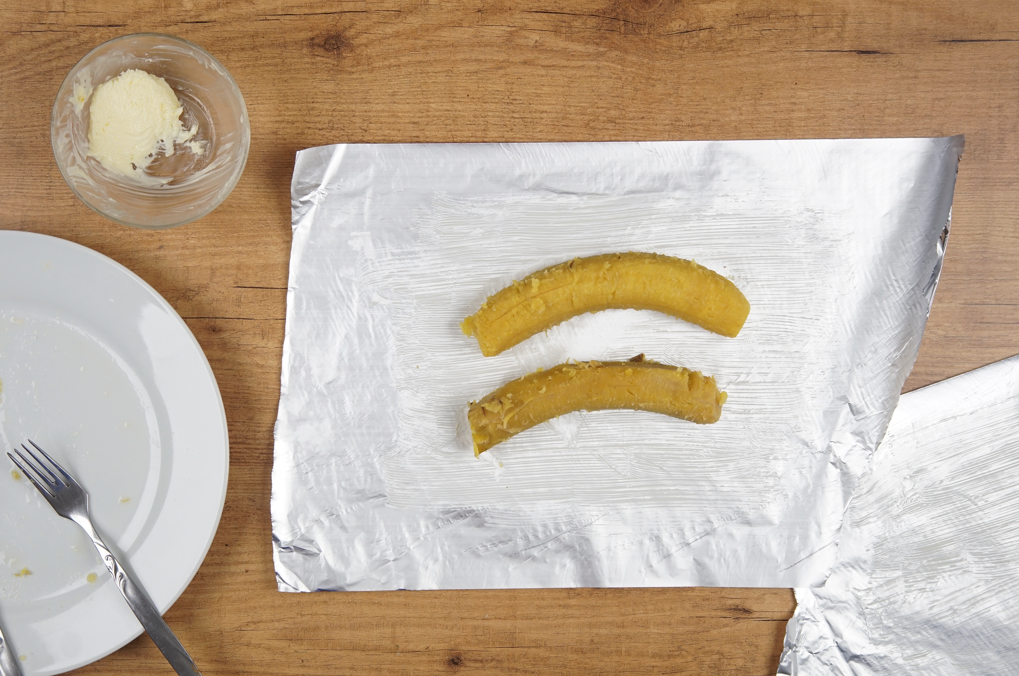 Plátano maduro relleno de jamón y queso