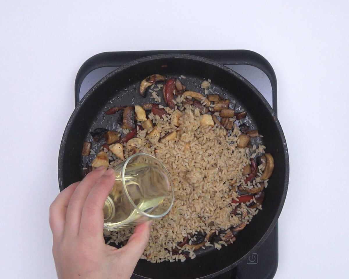 salteado de arroz pollo y championes paso 14