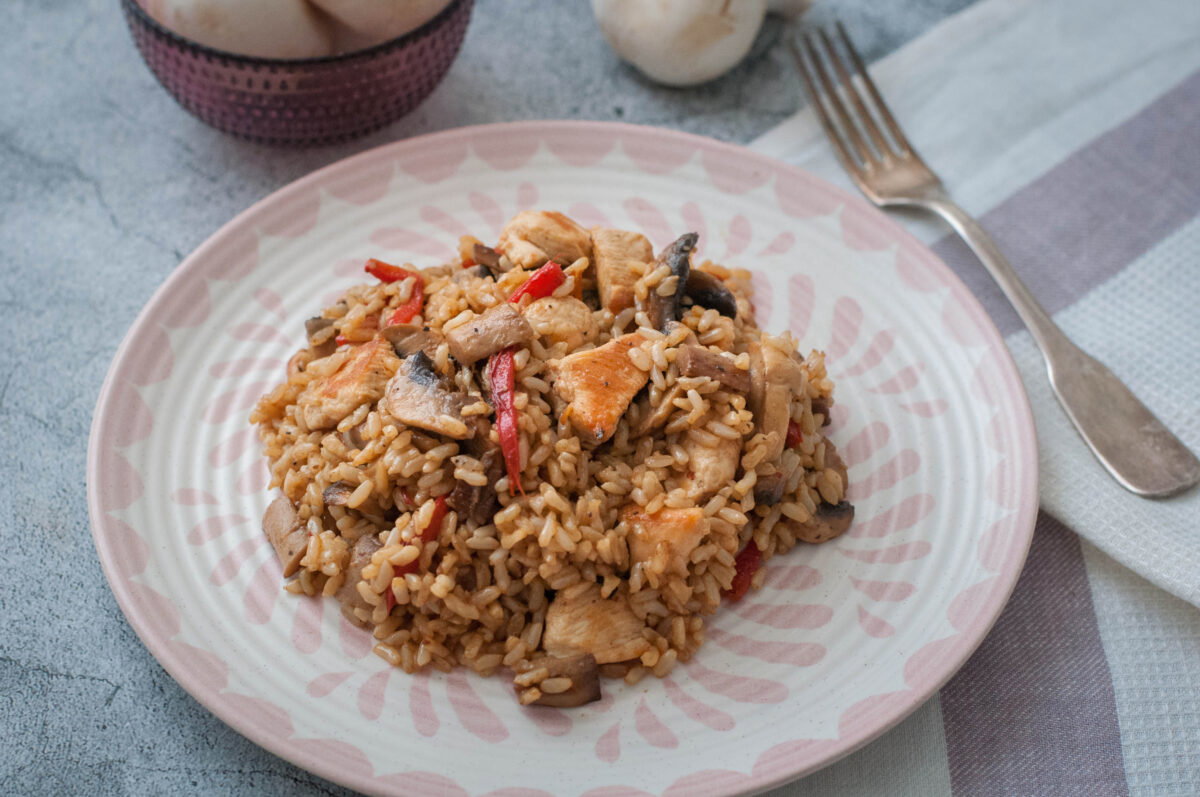 salteado de arroz pollo y championes paso 16