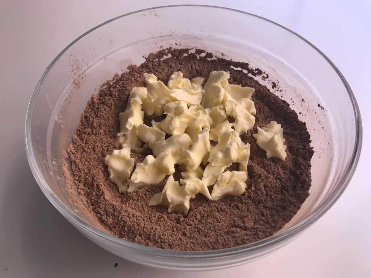 tarta de remolacha con chocolate paso 3