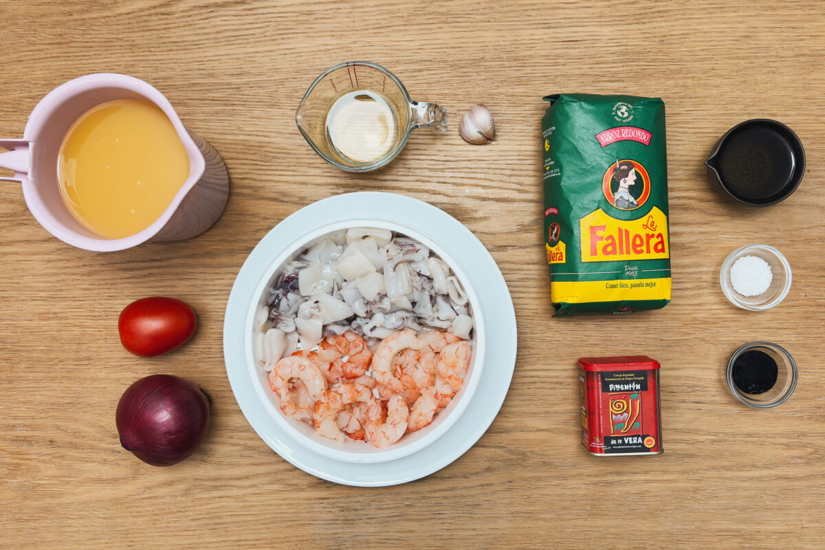Arroz negro con calamares y gambas