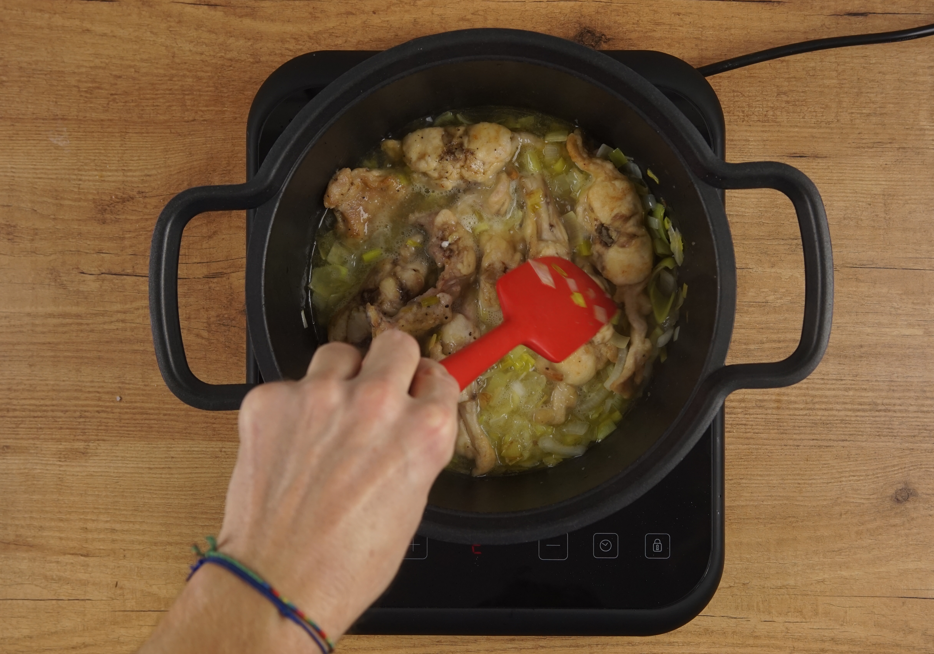 Conejo en salsa de almendras