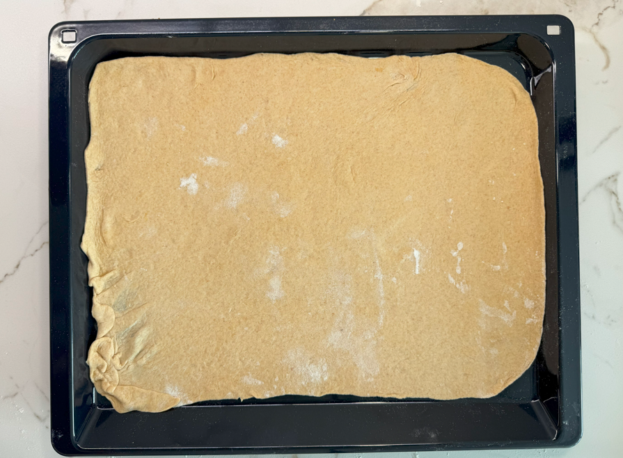 Empanada de salmón con masa gramada