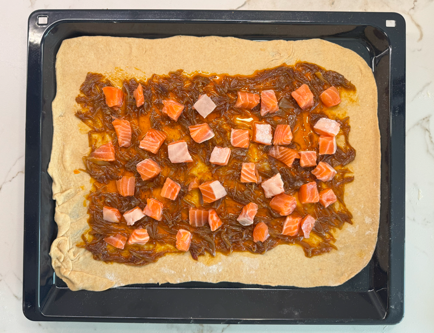 Empanada de salmón con masa gramada