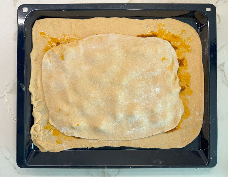 Empanada de salmón con masa gramada