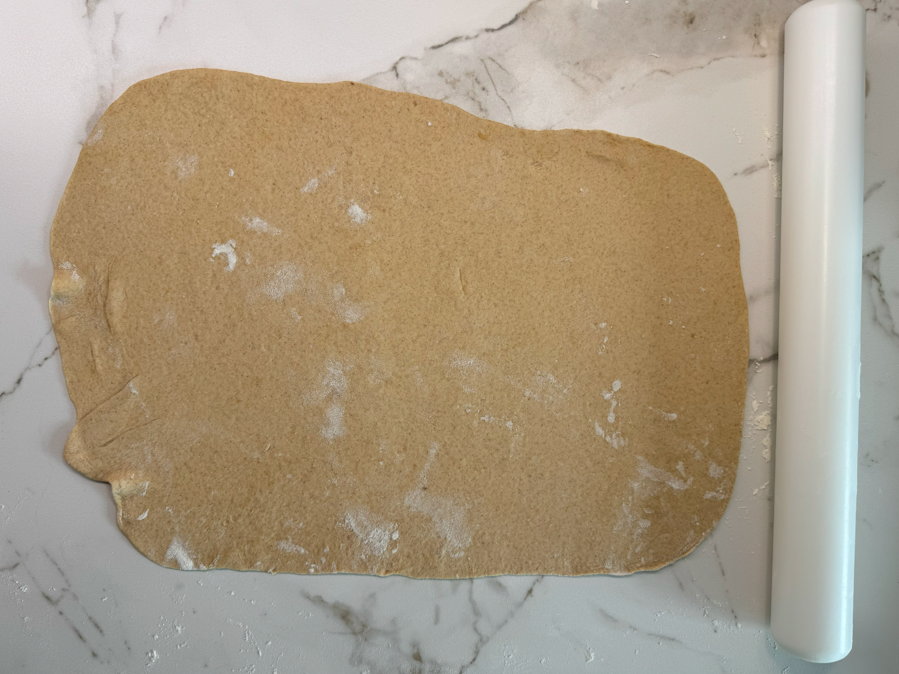 Empanada de salmón con masa gramada