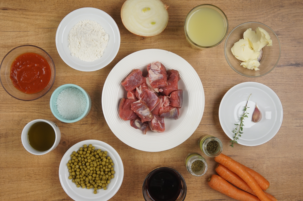 Ragú de ternera al vino tinto con verduras