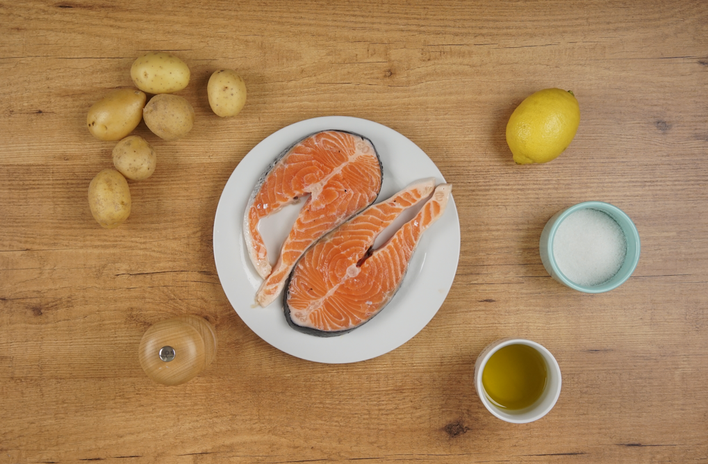 Salmón a la plancha con patatas al microondas