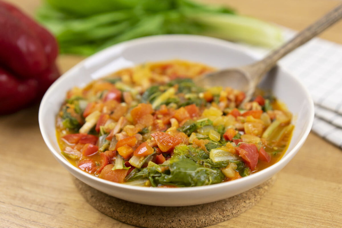 Acelgas con bacon y tomate 9