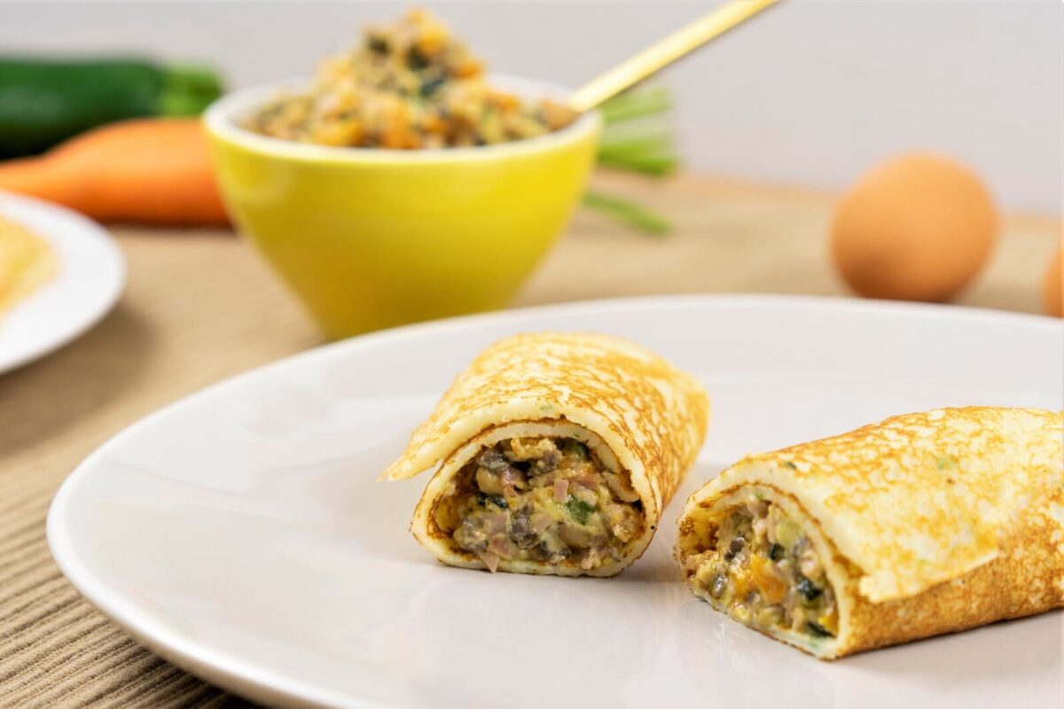 Crêpes saladas rellenas de verduras y jamón 16