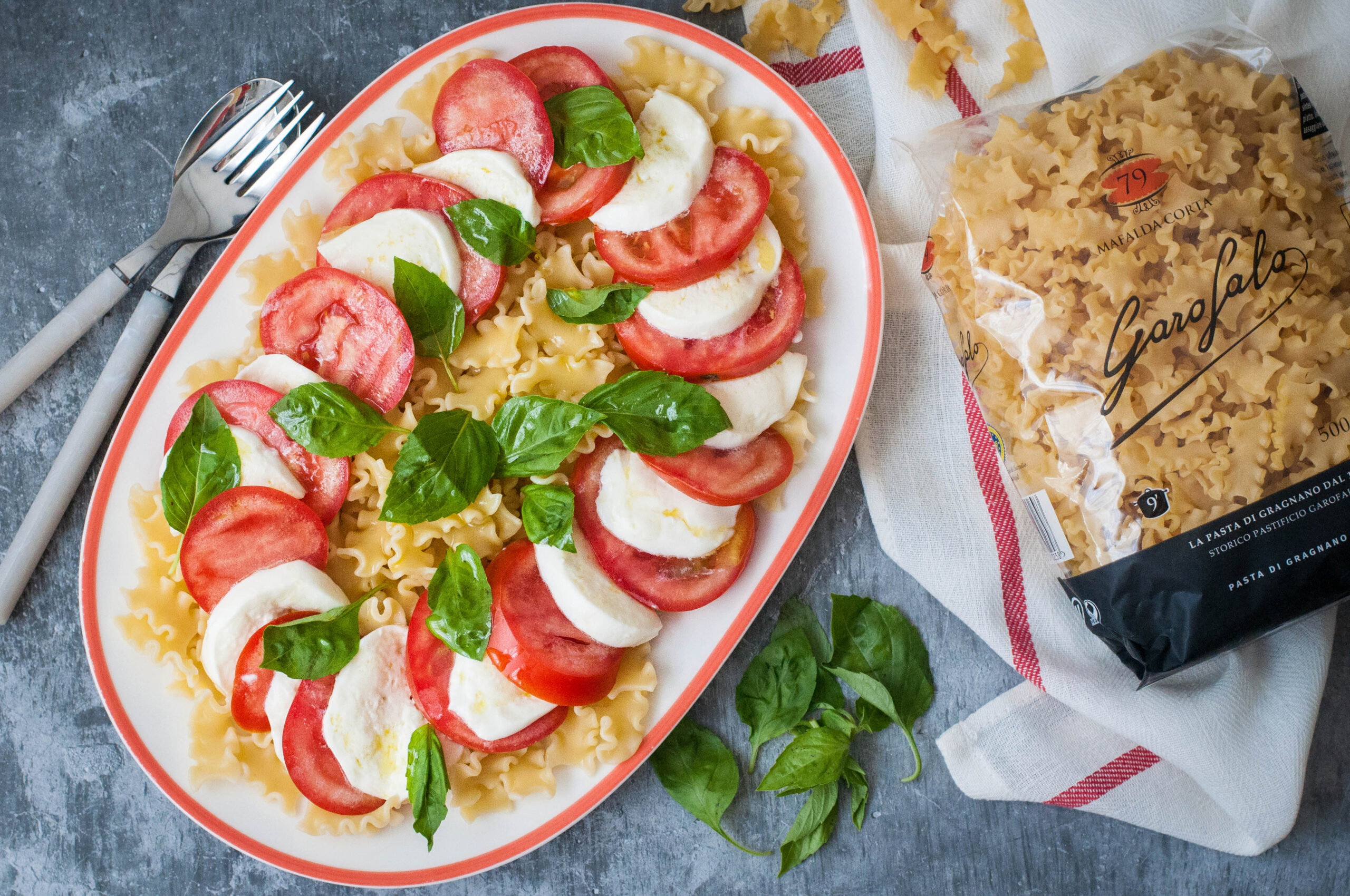 Ensalada de pasta Caprese 8